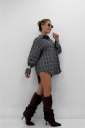 camicia lunga sul retro square